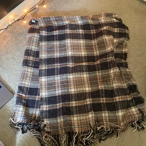 SHAWL Universal thread Brand new